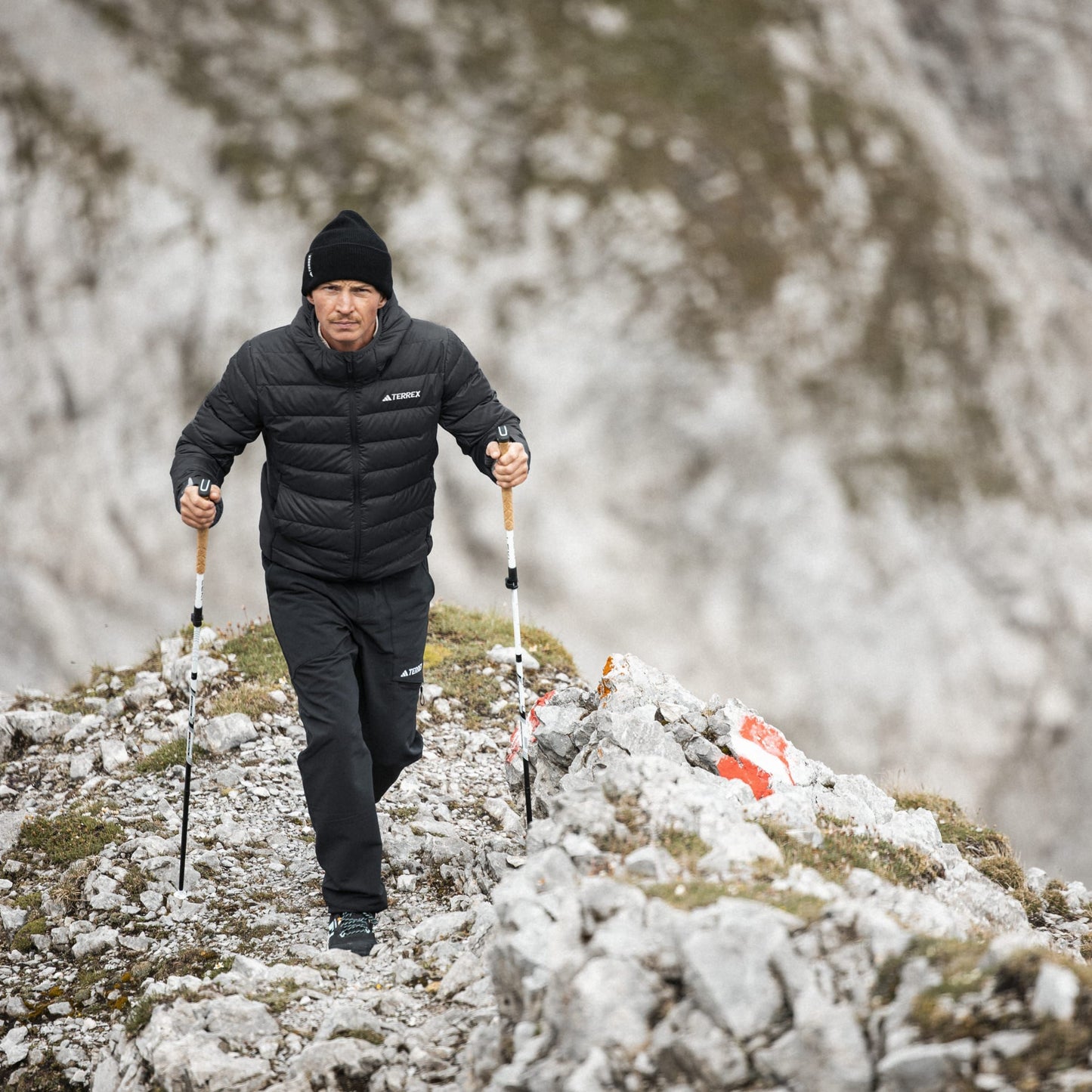 MULTI DOWN JKT BLA ADIDAS IP6038