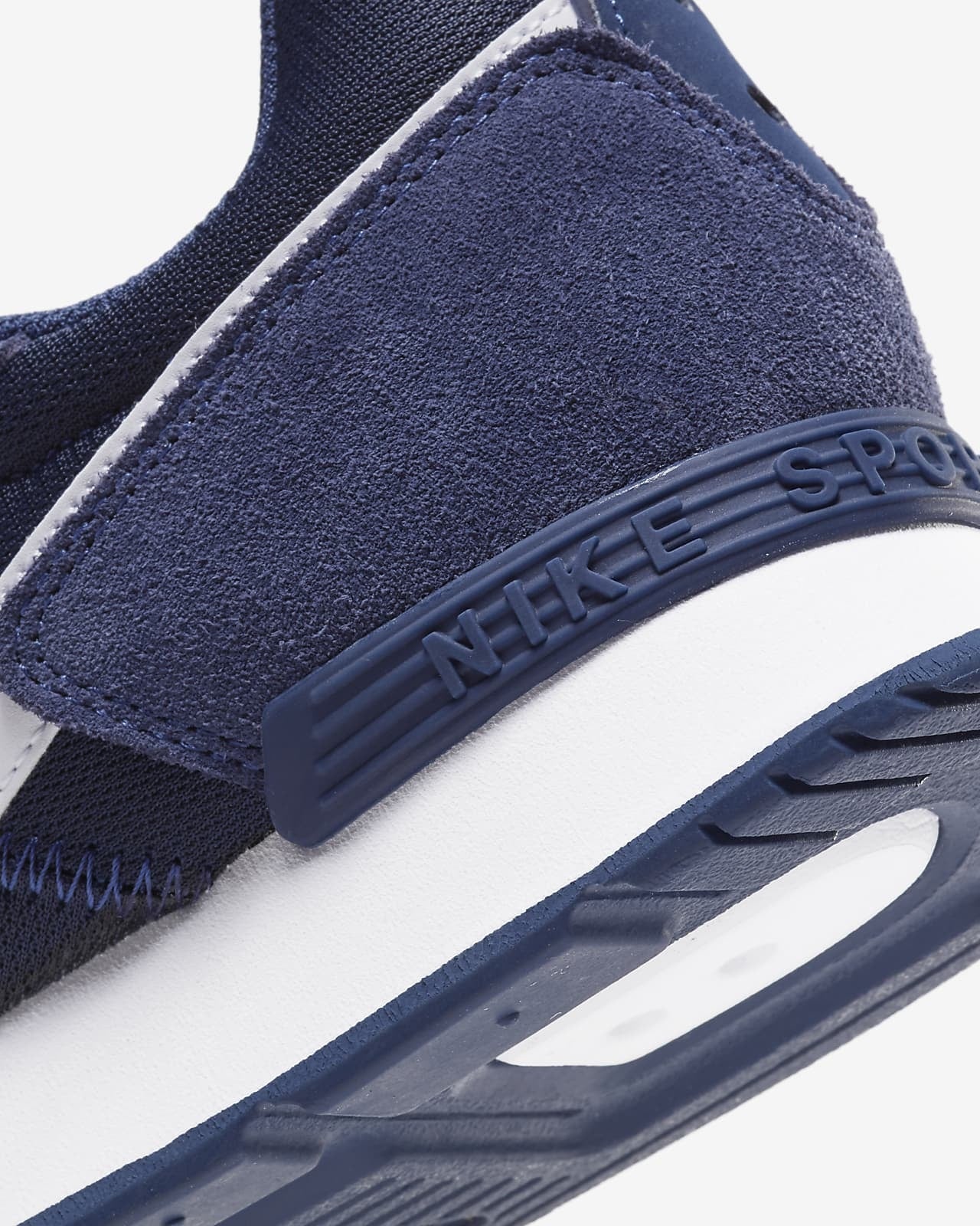 NIKE VENTURE RUN