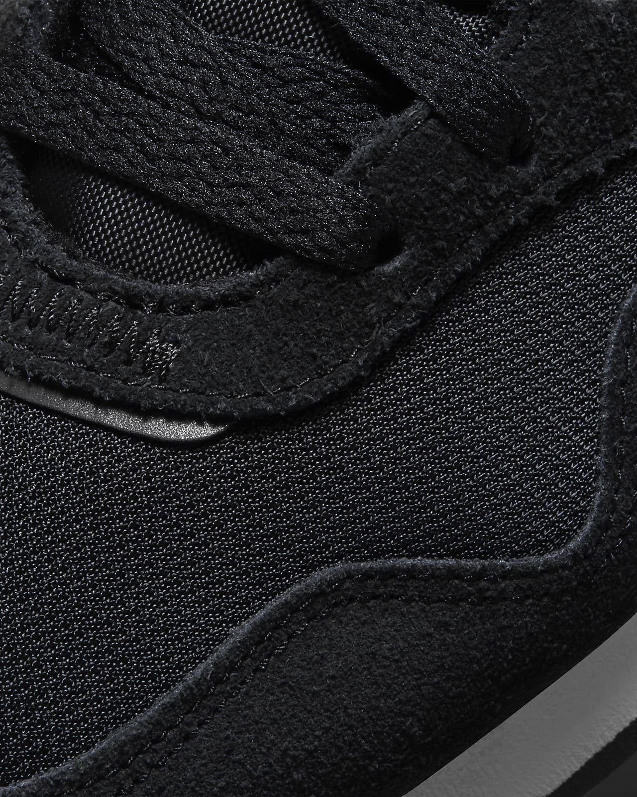 NIKE VENTURE RUN