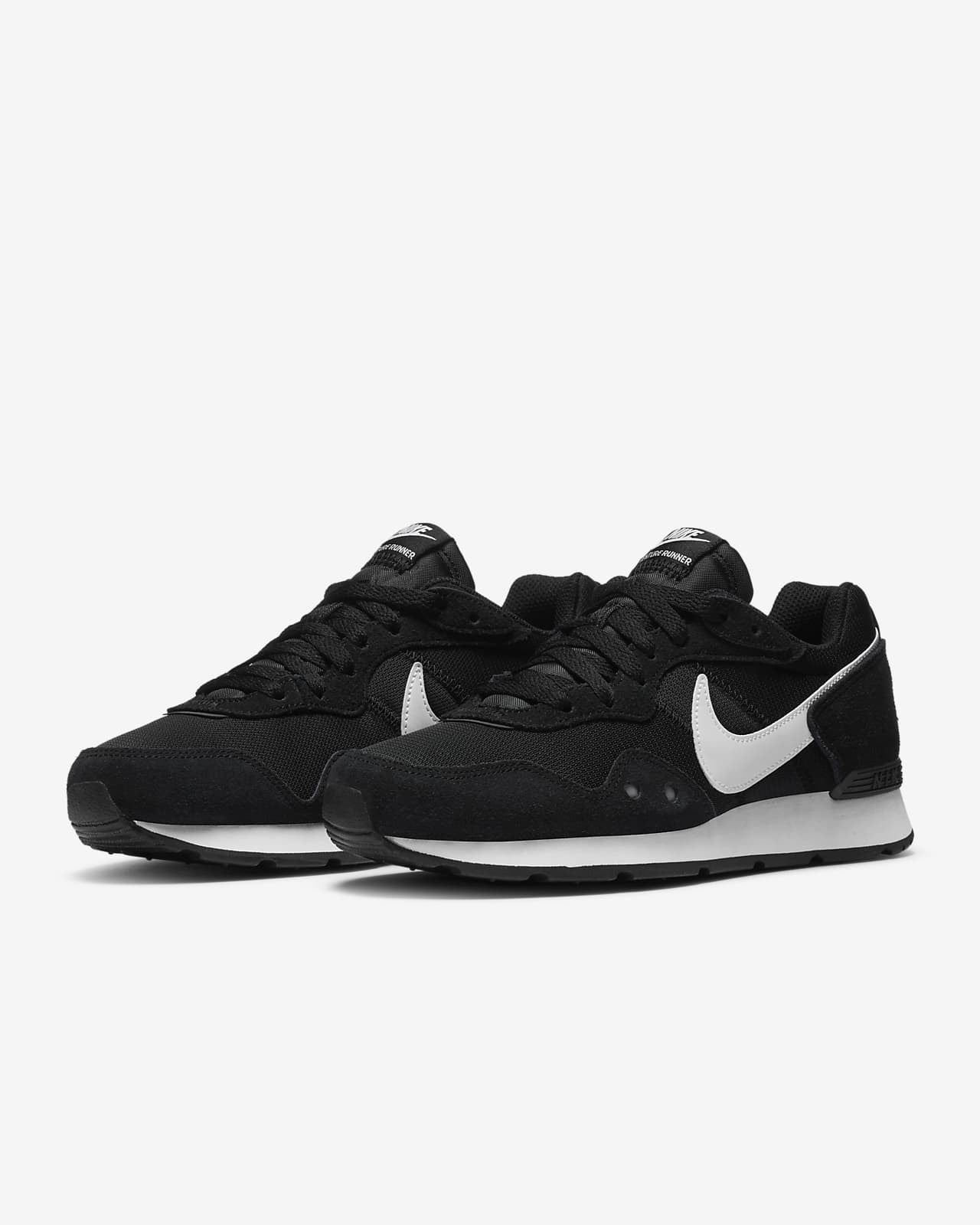 NIKE VENTURE RUN