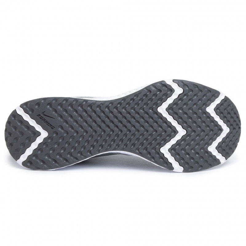 NIKE REVOLUTION 5