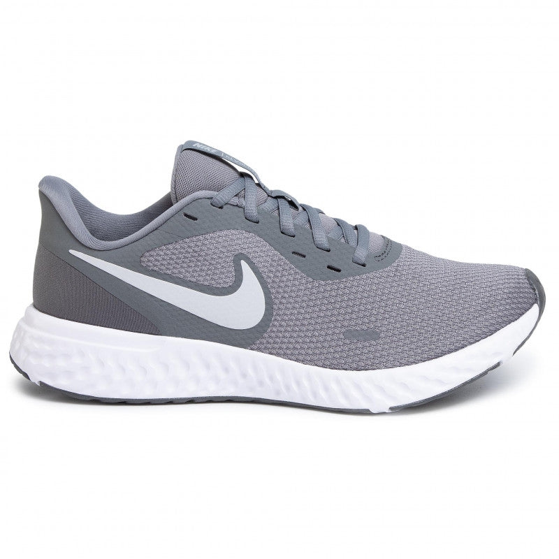 NIKE REVOLUTION 5