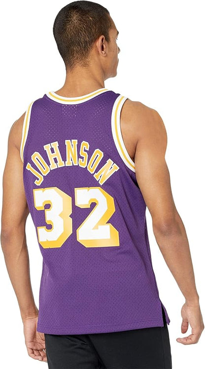 Meta Titolo: Canotta Basket Uomo Mitchell & Ness Los Angeles Lakers Magic Johnson 1984 Viola