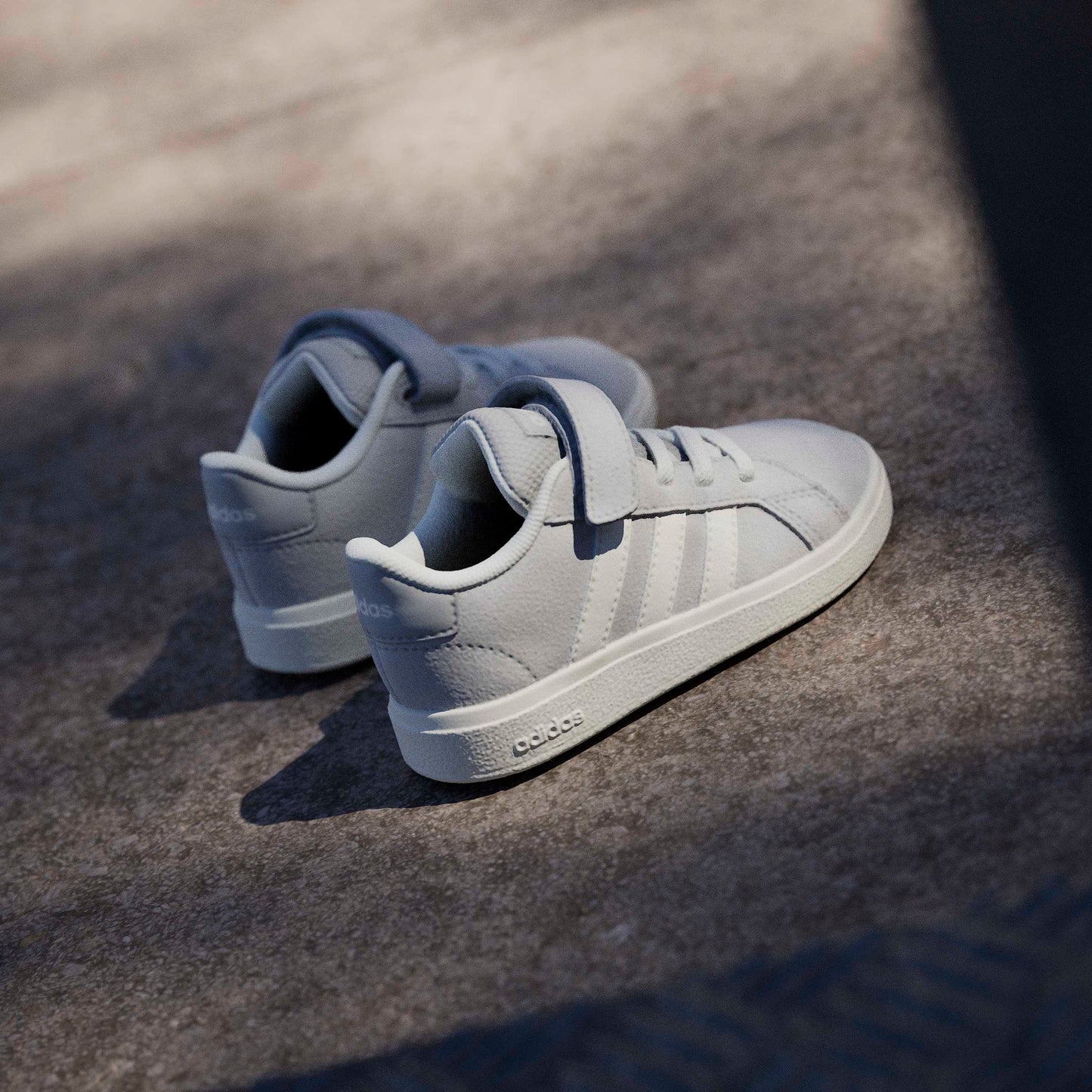 Scarpe adidas grandcourt 00s el i - jr0782 grigio bianco