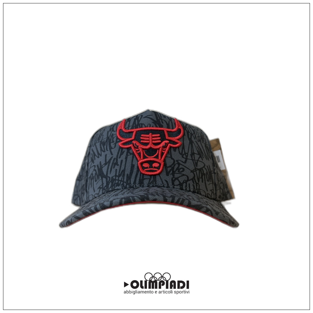 Cappello Mitchell & Ness Chicago Bulls Hip Hop Pro Crown - HP13762-CBUVBLK