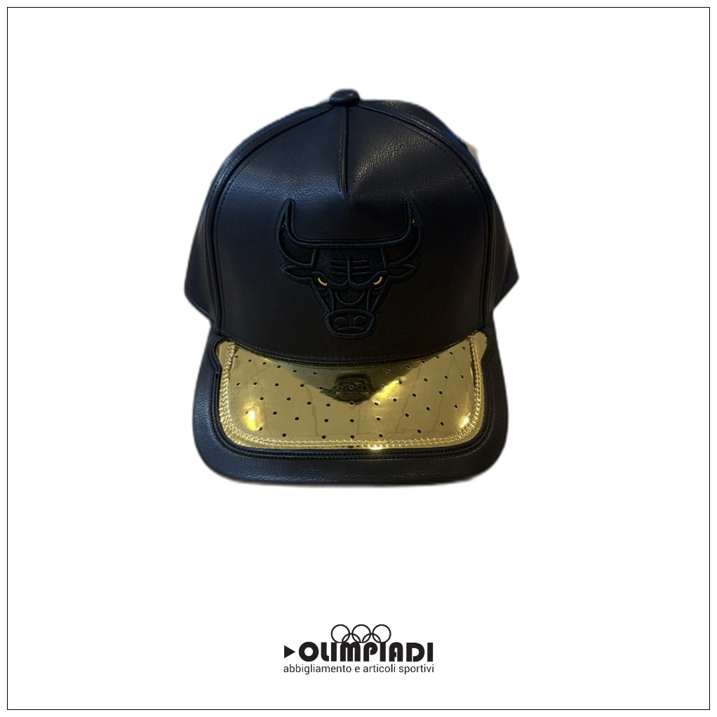 Cappello Mitchell & Ness Bulls Day One Pro - HP15039-CBUBKGD