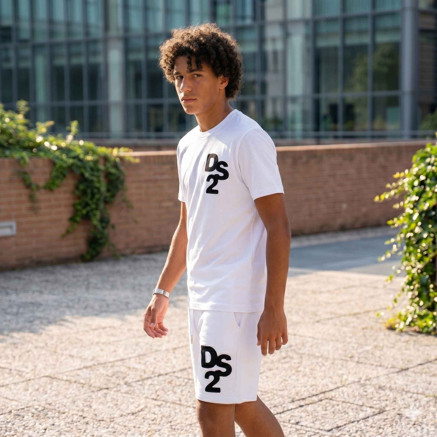 T-shirt Uomo DS2 Bianca in Cotone con Maxi Logo Posteriore - SS26229