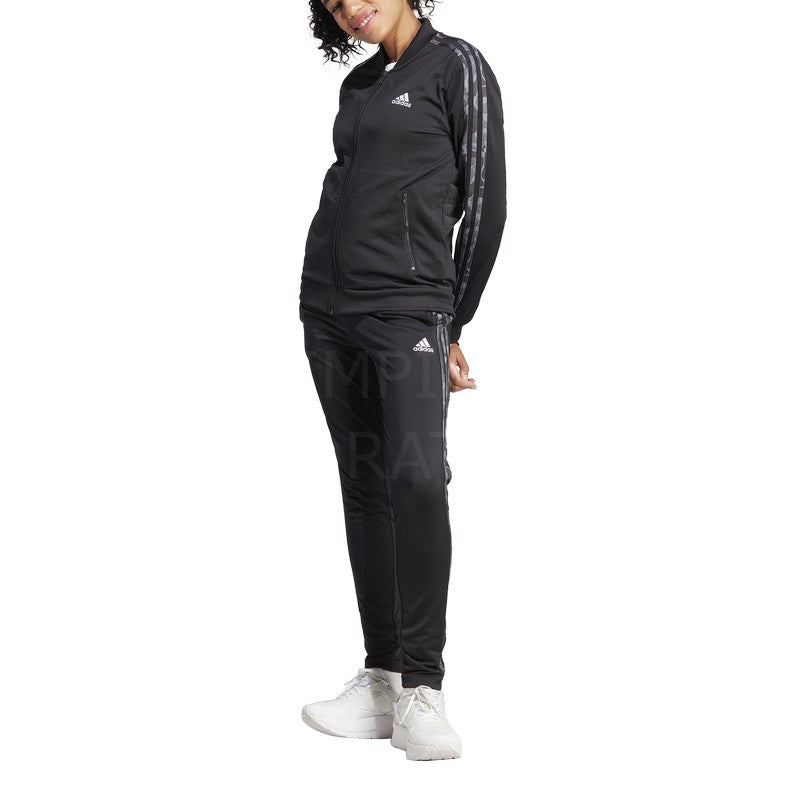 Completo dell'adidas sale