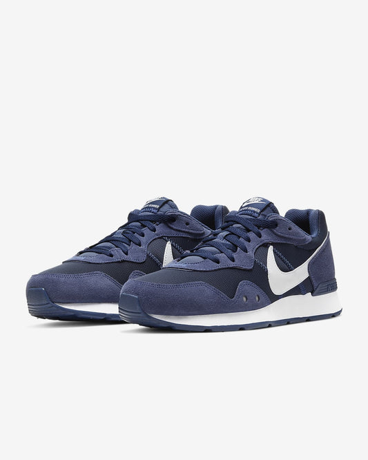 NIKE VENTURE RUN