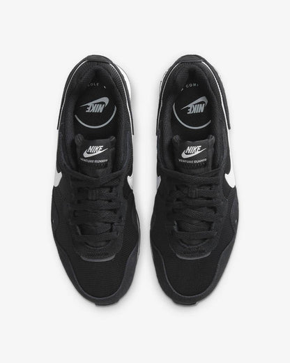 NIKE VENTURE RUN